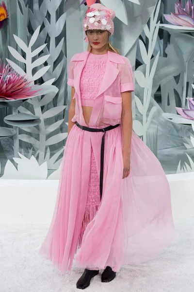 Look 32